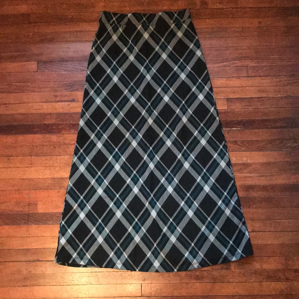 Black and teal plaid midi skirt by Olivia Blu